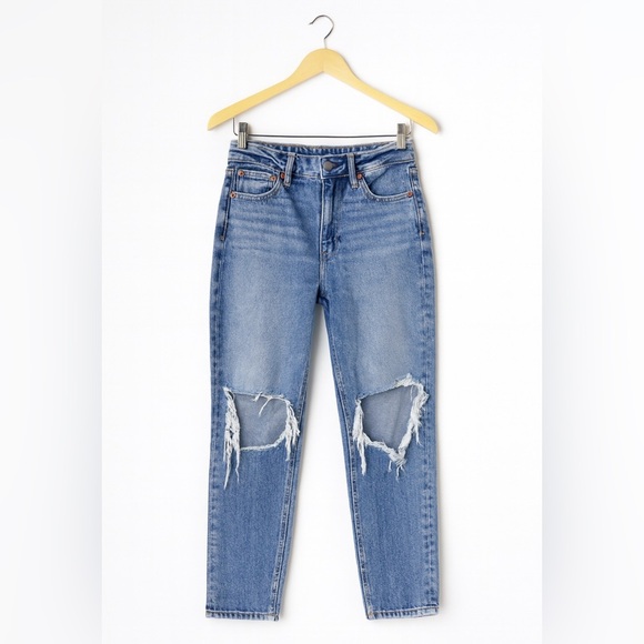 American Eagle Mom Jeans Women’s Size 6 Regular Strigid Light Wash - Picture 1 of 10